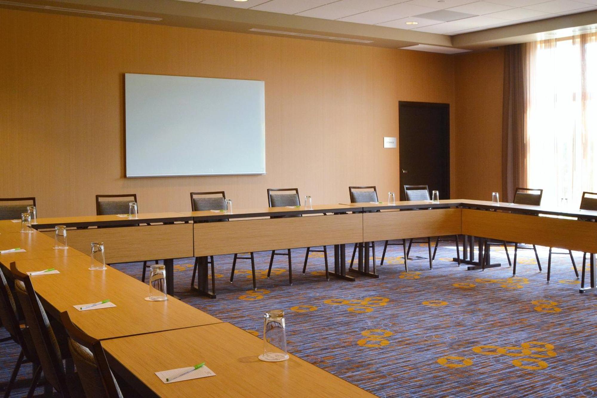 Courtyard By Marriott Youngstown Canfield מראה חיצוני תמונה