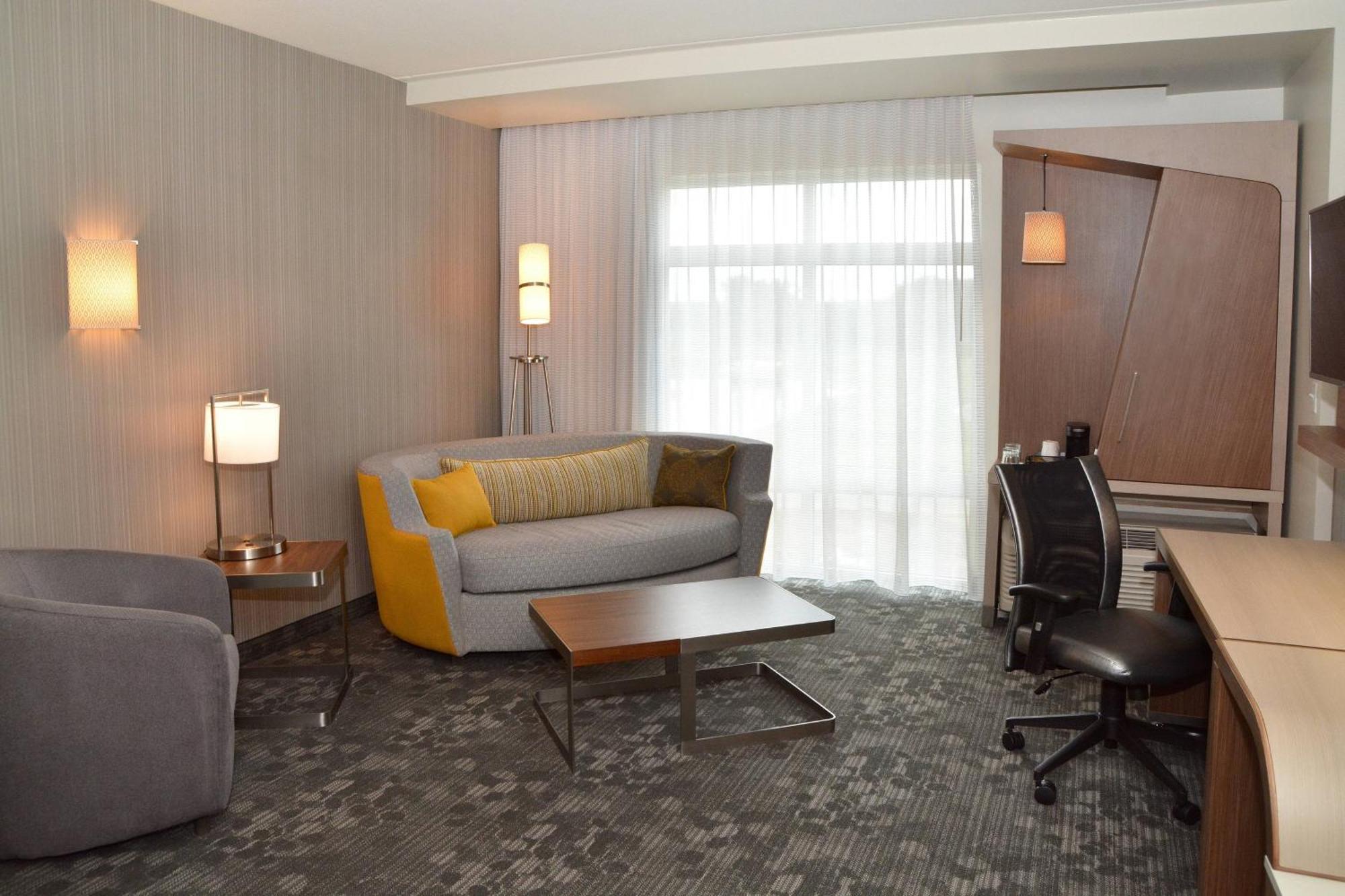 Courtyard By Marriott Youngstown Canfield מראה חיצוני תמונה